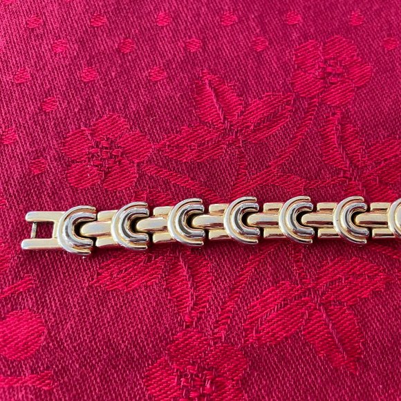 LADIES VINTAGE GOLD TONE CITIZEN WATCH WITH BLUE FACE COVER - Picture 4 of 7